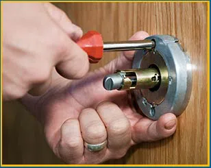 Framingham Locksmith Service Framingham, MA 508-392-4264 - 8-new-lock-install